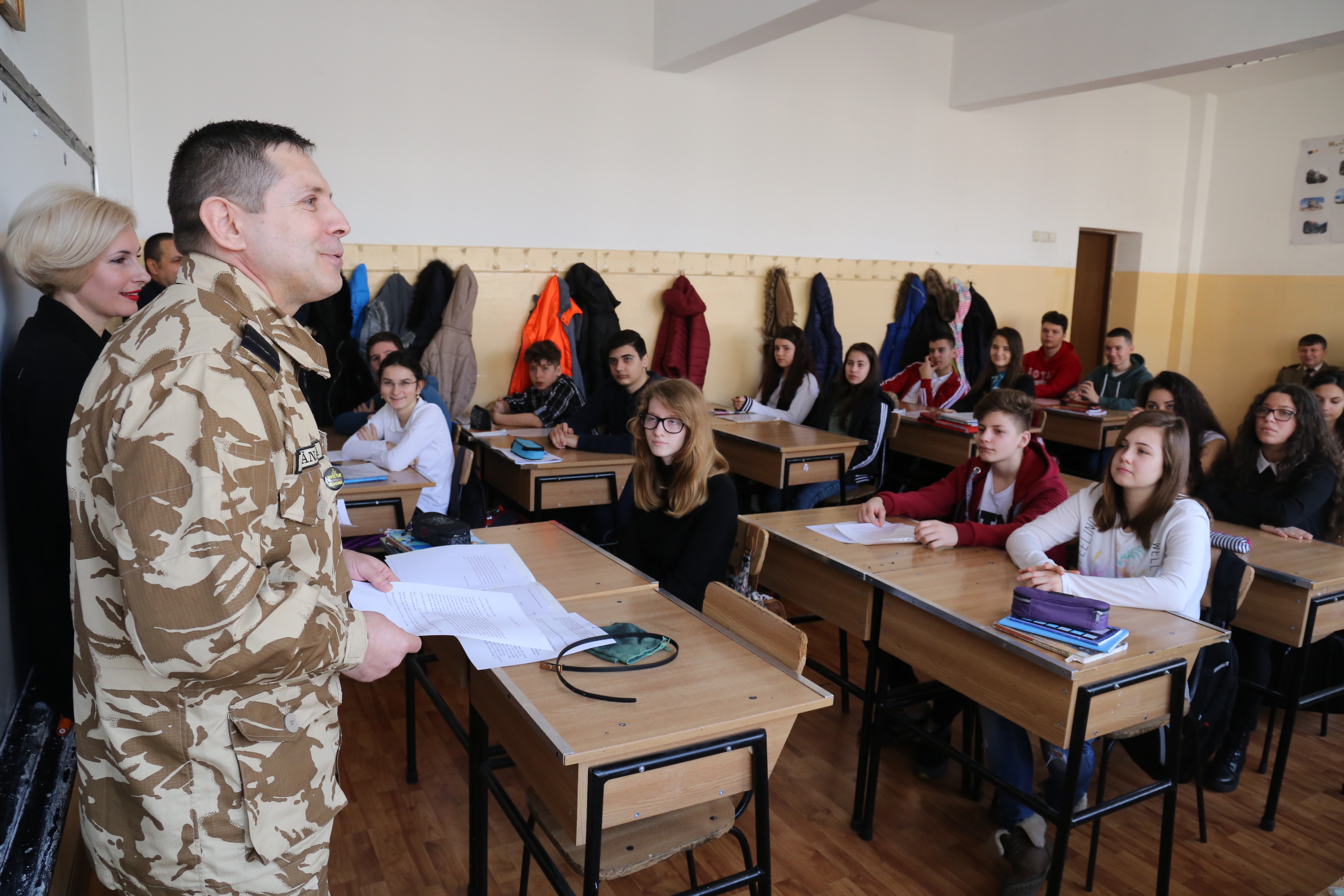 De Dragobete, “O altfel de lecție de istorie!” Vizita la Şcoala Gimnazială nr. 99 Bucureşti - 23 februarie 2017 'On 'Dragobete' Day, “A different kind of history lesson”, visit to Secondary School no. 99, Bucharest, February 23, 2017'