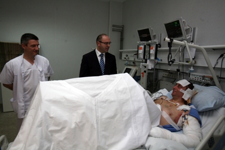 VIZITA LA MILITARII RANITI IN TEATRELE DE OPERATII