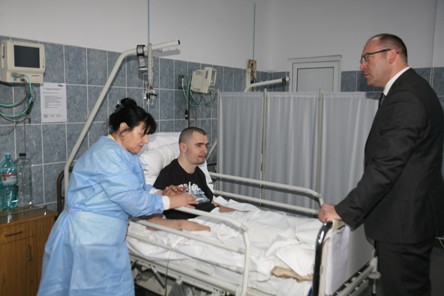 VIZITA LA MILITARII RANITI IN TEATRELE DE OPERATII