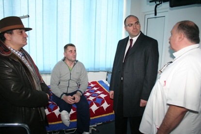 VIZITA LA MILITARII RANITI IN TEATRELE DE OPERATII