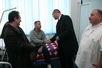 VIZITA LA MILITARII RANITI IN TEATRELE DE OPERATII