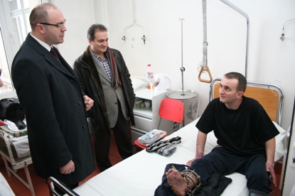 VIZITA LA MILITARII RANITI IN TEATRELE DE OPERATII