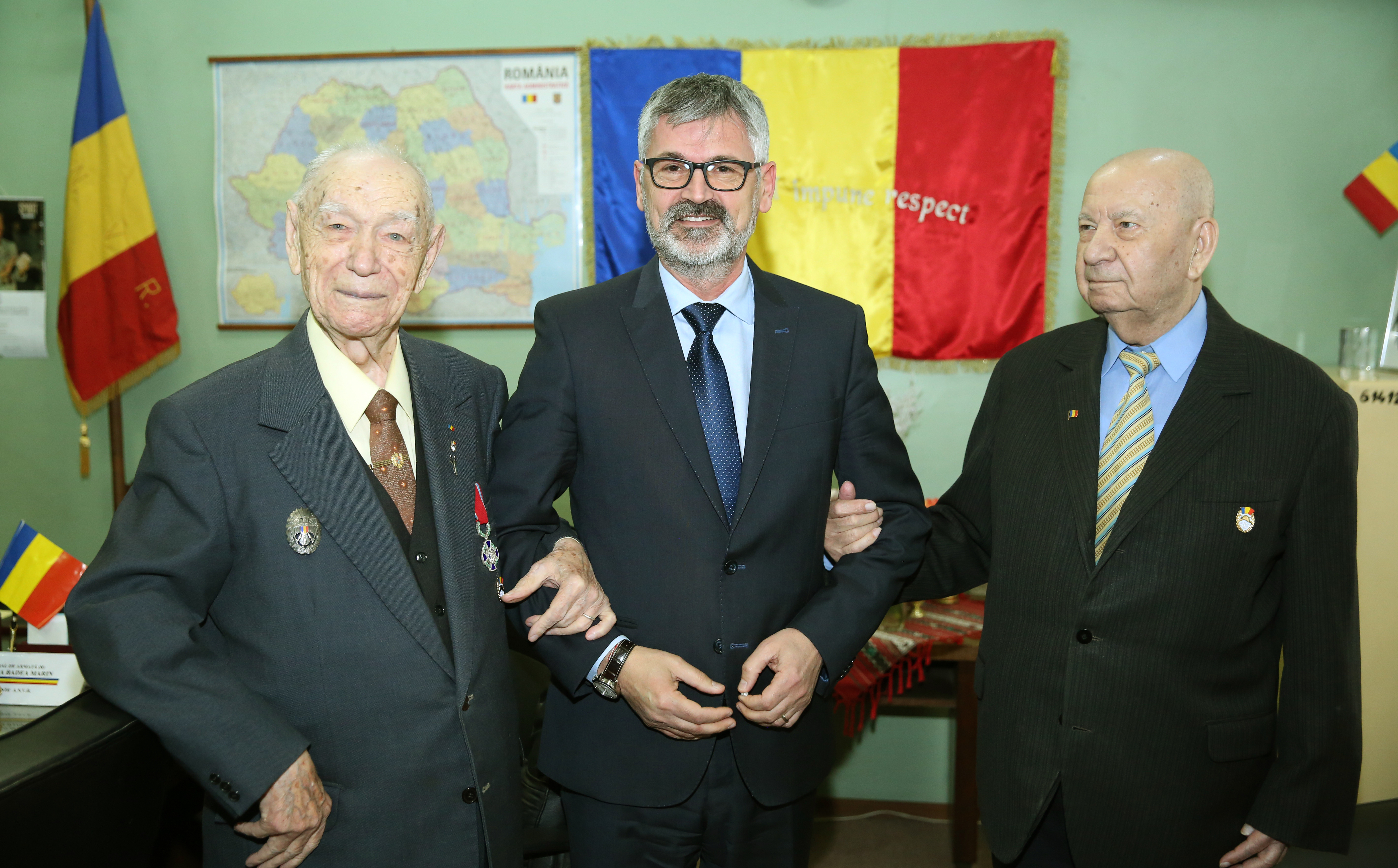 Vizita domnului secretar de stat Nicolae Nasta la domnul Gl. lt. 'rtr.' Constantin Didulescu, cu ocazia aniversării vârstei de 94 de ani  - 07 aprilie 2017