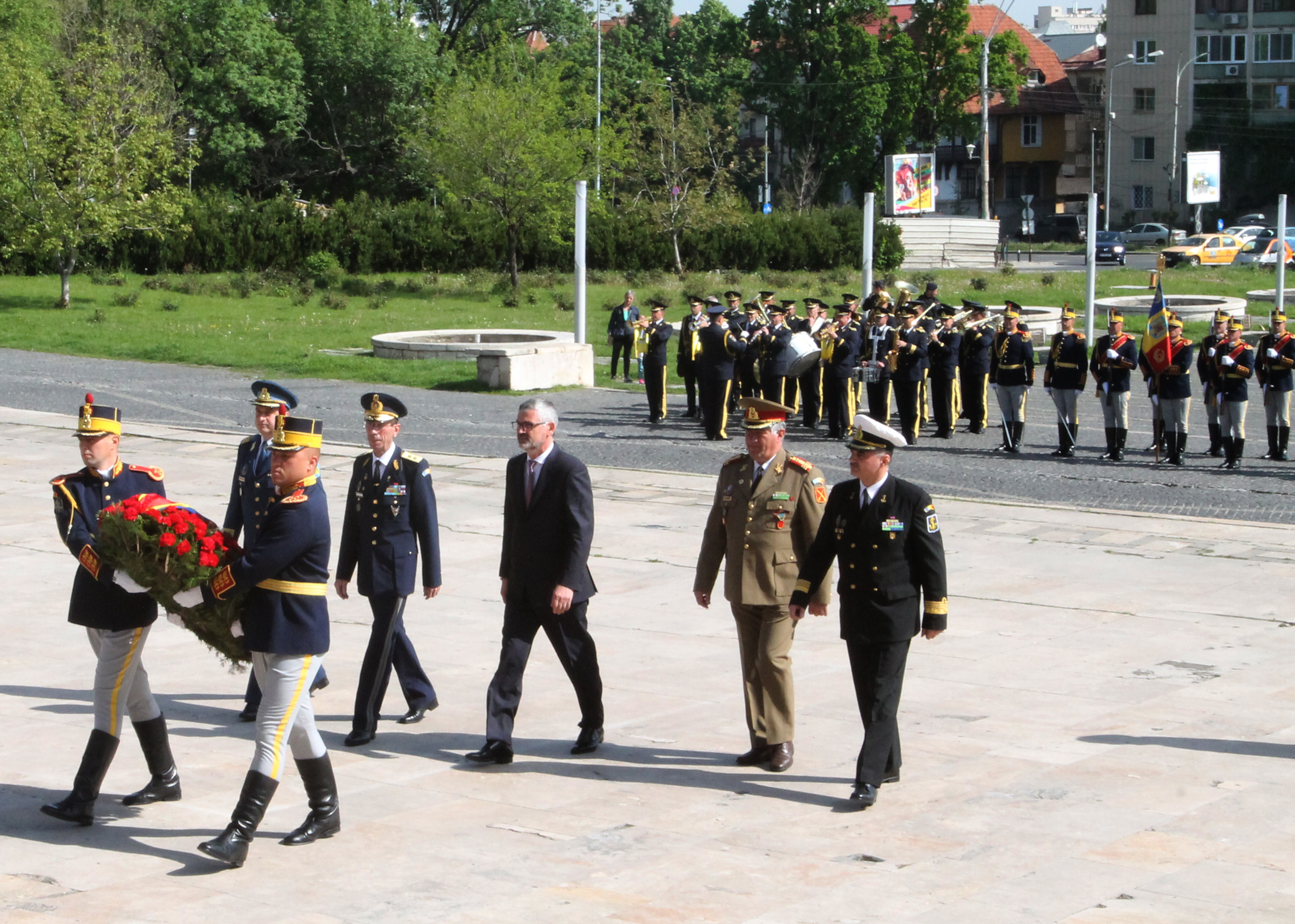 Ceremonia militară prilejuită de sărbătorirea 'Zilei Veteranilor de Război', Monumentul Eroilor Patriei, Universitatea Națională de Apărare 'Carol I' - 28 aprilie 2017