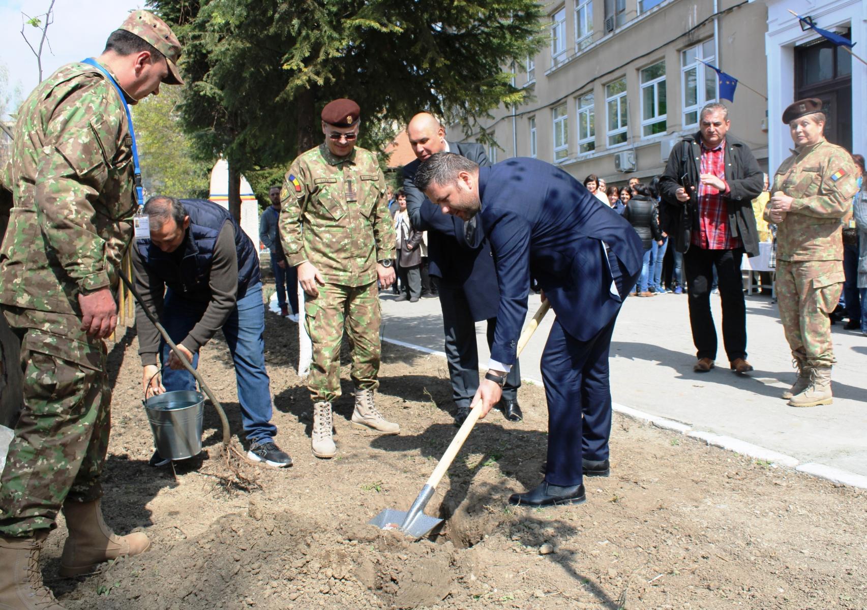 Aniversarea a 98 de ani de existențŢ a Institutului Național de Cercetare Dezvoltare Medico MilitarŢ ”CantacuzinoR