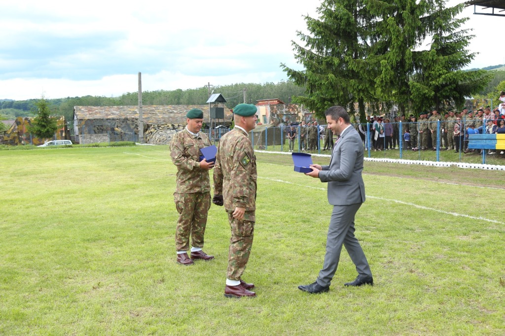 Ceremonie aniversarŢ a Batalionului 33 VŢnŢtori de Munte 'Posada'';s:6:'