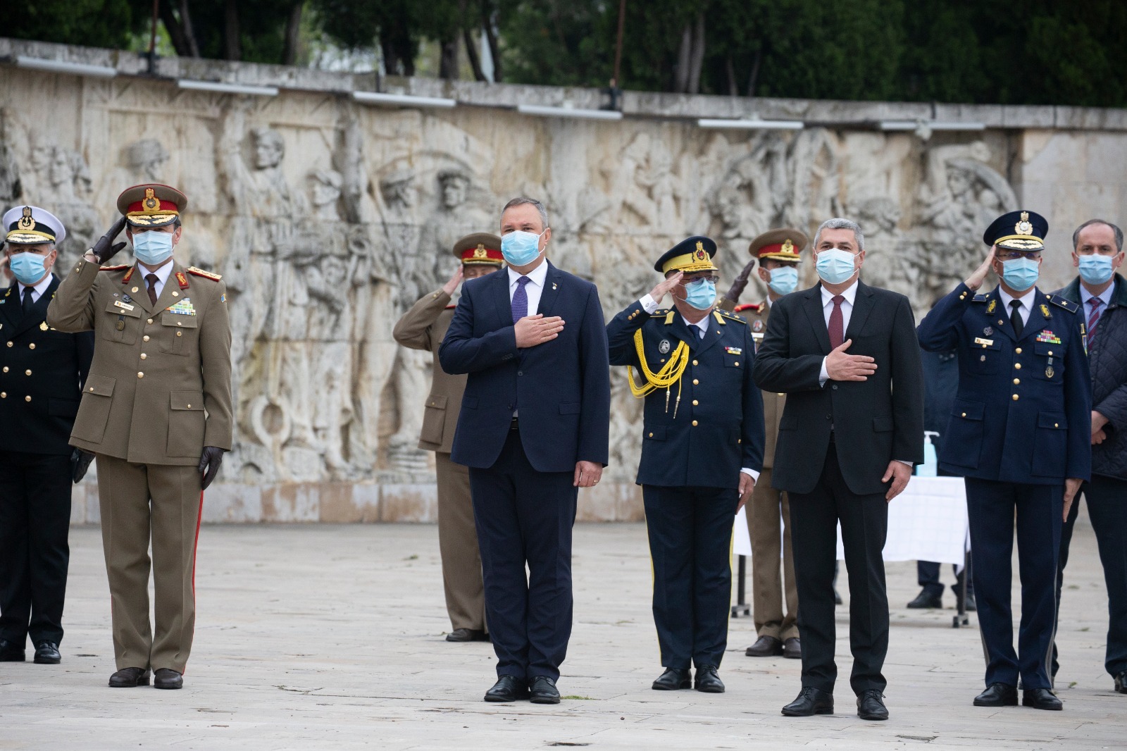 Ceremonia militară de depunere de coroane de flori la Monumentul Eroilor Patriei din Capitală, cu ocazia Zilei veteranilor de război, 29 Aprilie 2021