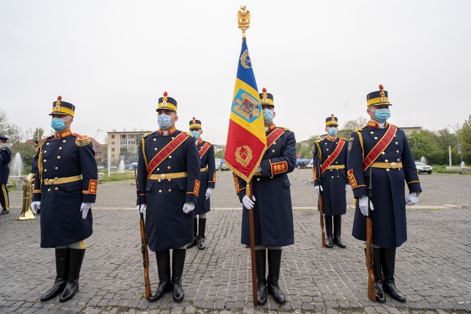 Ceremonia militară de depunere de coroane de flori la Monumentul Eroilor Patriei din Capitală, cu ocazia Zilei veteranilor de război, 29 Aprilie 2021