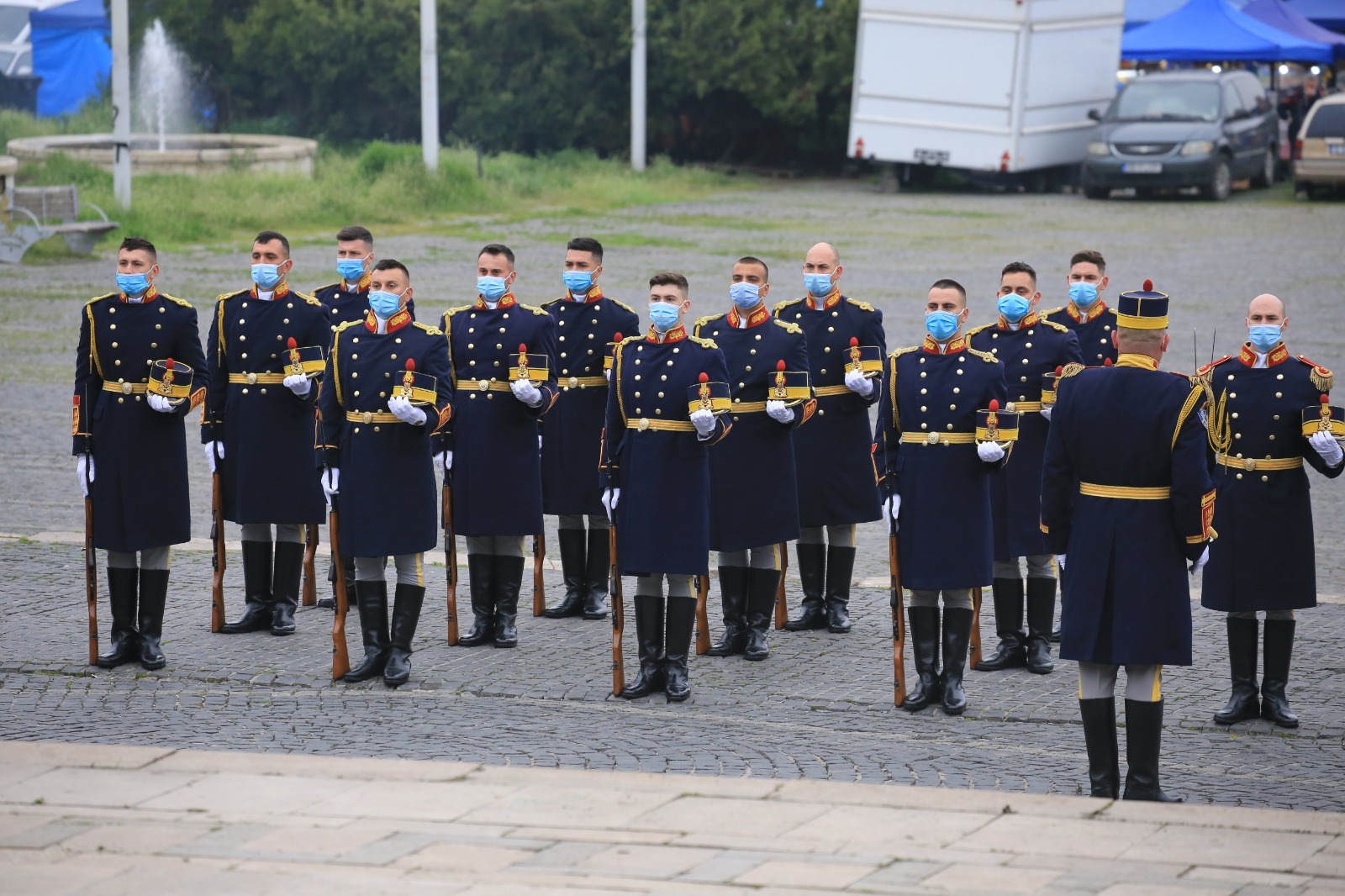 Ceremonia militară de depunere de coroane de flori la Monumentul Eroilor Patriei din Capitală, cu ocazia Zilei veteranilor de război, 29 Aprilie 2021