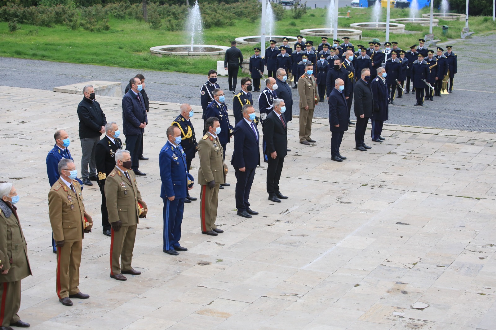 Ceremonia militară de depunere de coroane de flori la Monumentul Eroilor Patriei din Capitală, cu ocazia Zilei veteranilor de război, 29 Aprilie 2021