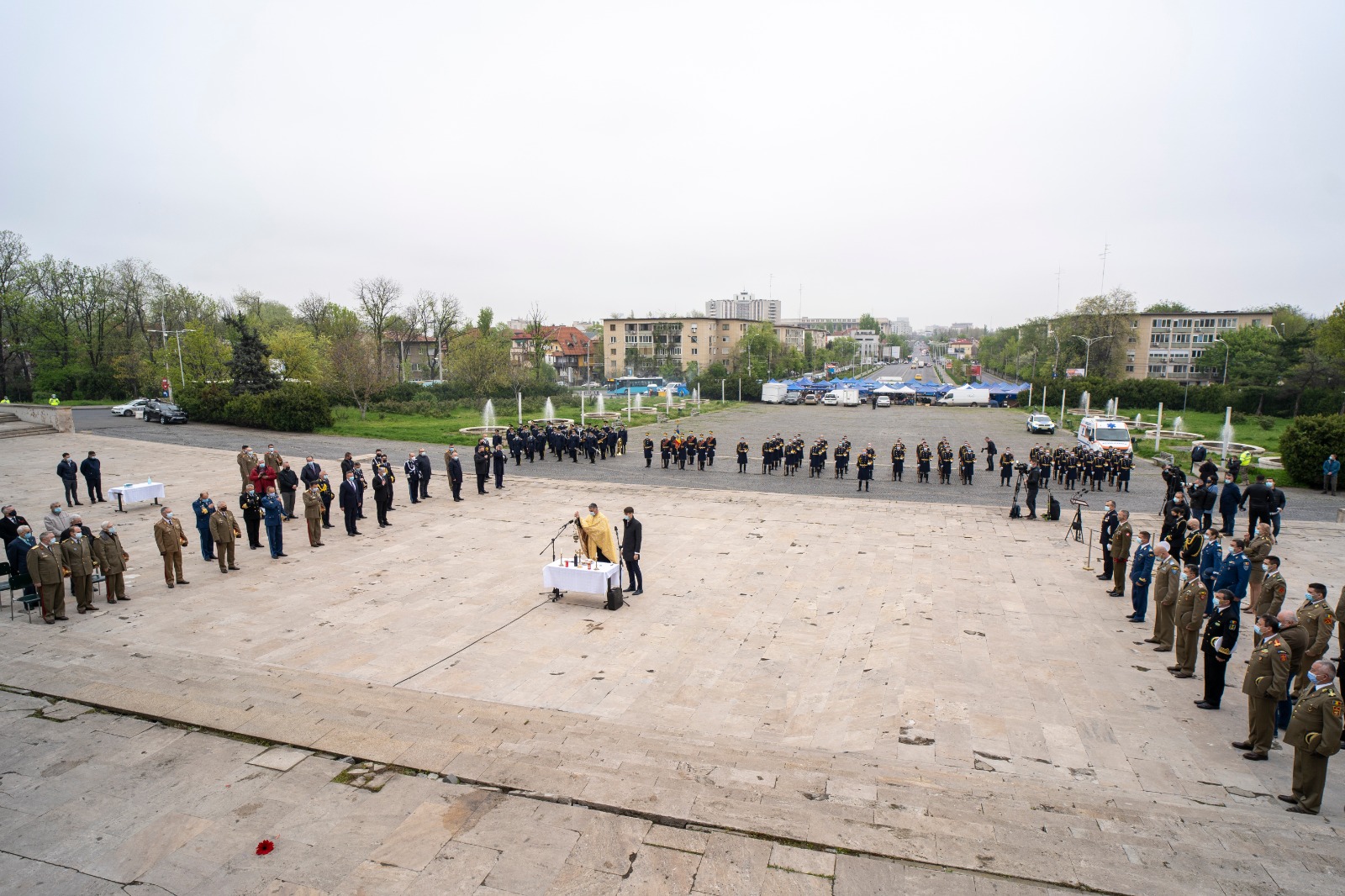 Ceremonia militară de depunere de coroane de flori la Monumentul Eroilor Patriei din Capitală, cu ocazia Zilei veteranilor de război, 29 Aprilie 2021