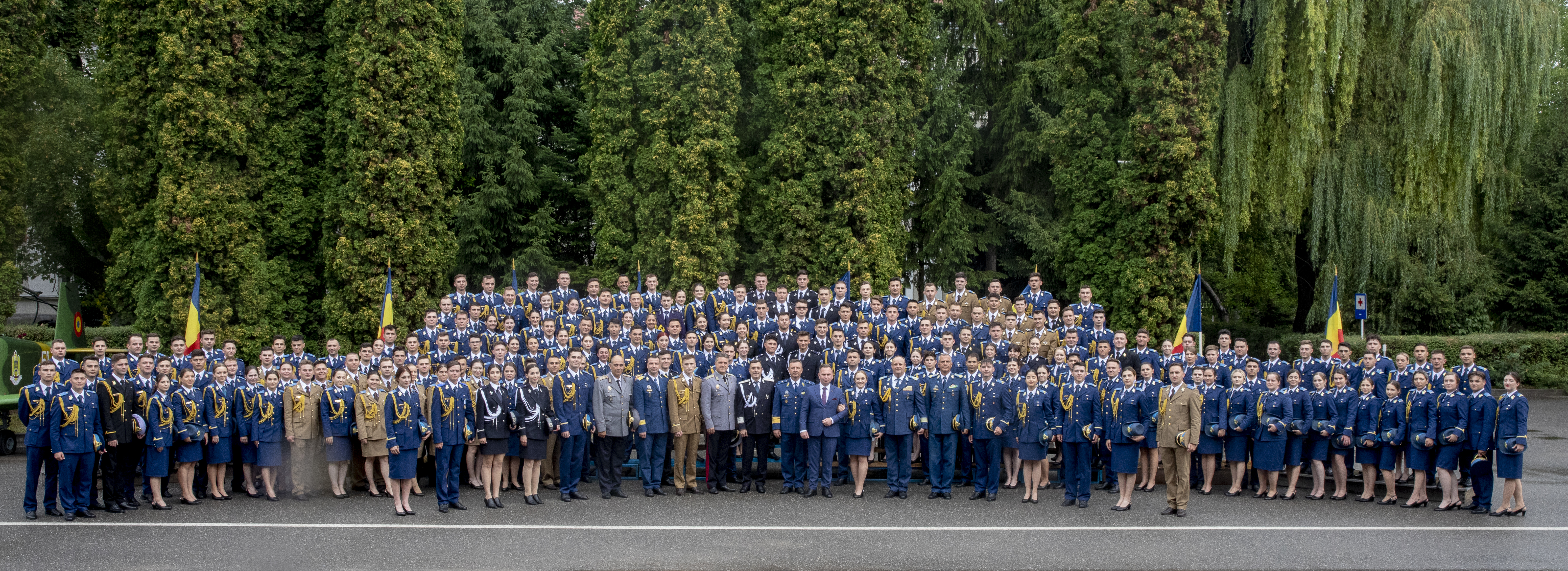 Ceremonie absolvire promoția 2022 „ Încoronarea de la Alba Iulia - 100” a Academiei Forțelor Aeriene „Henri Coandă”