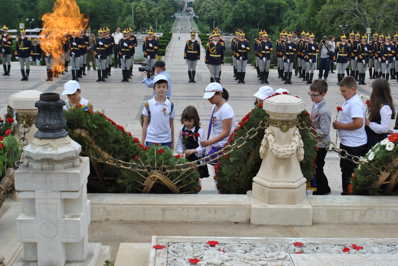 Ceremonialul prilejuit de Ziua Eroilor la Monumentul Ostaşului Necunoscut