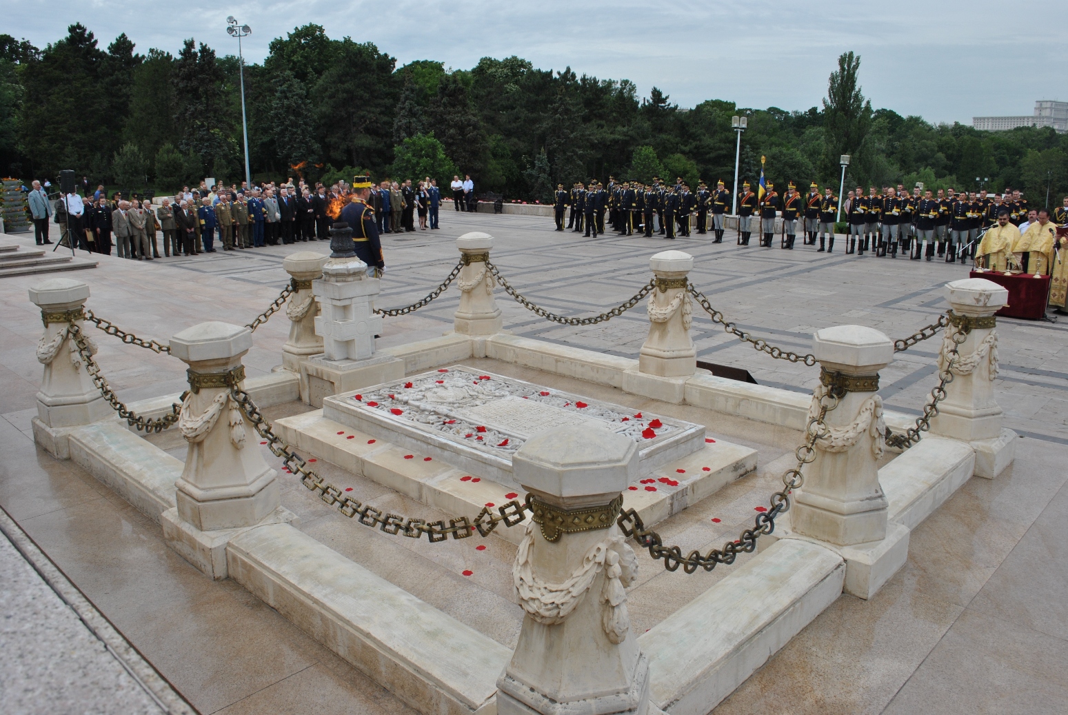 Ceremonialul prilejuit de Ziua Eroilor la Monumentul Ostaşului Necunoscut