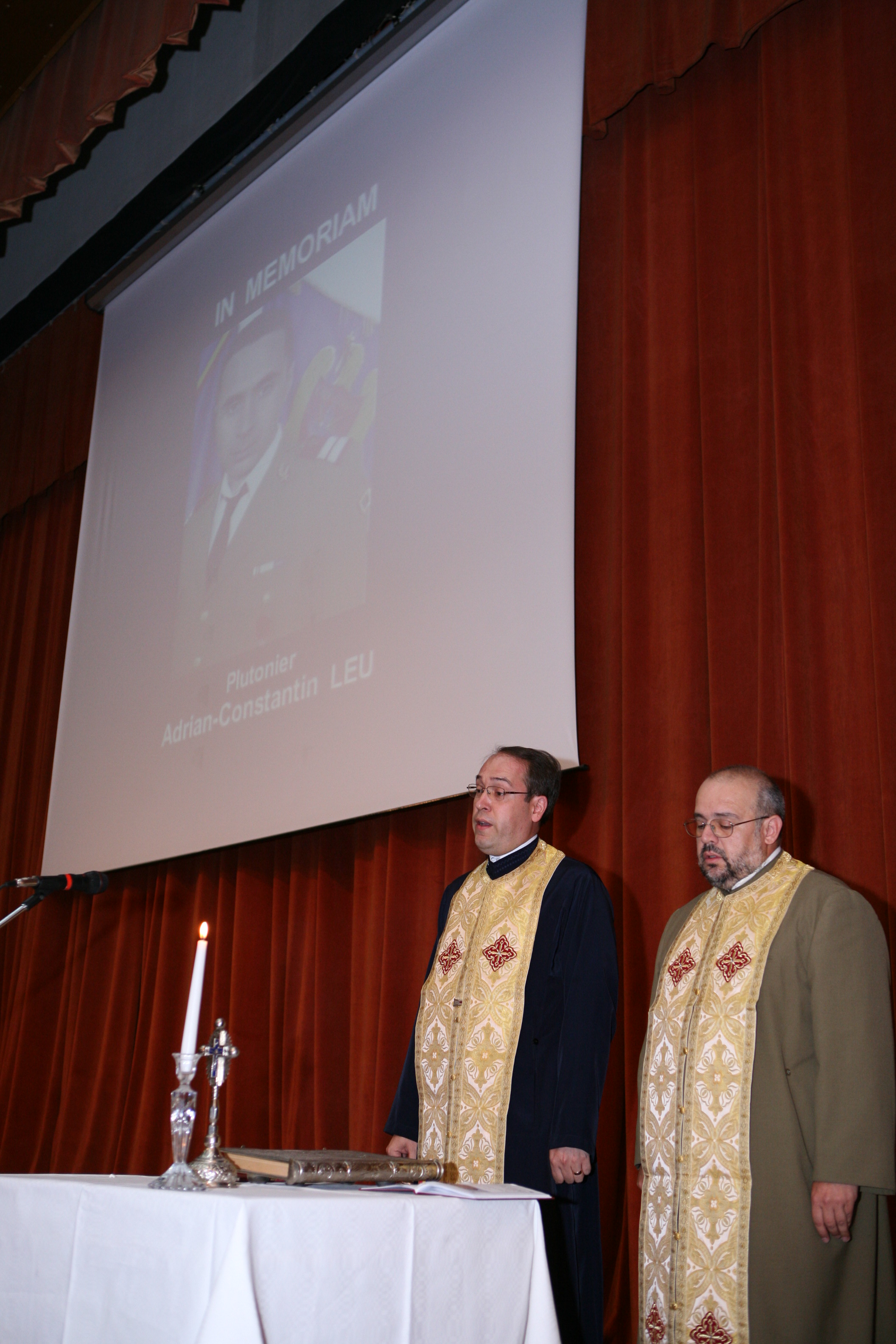 Ceremonia militară şi religioasă în memoria plutonierului Adrian-Constantin Leu