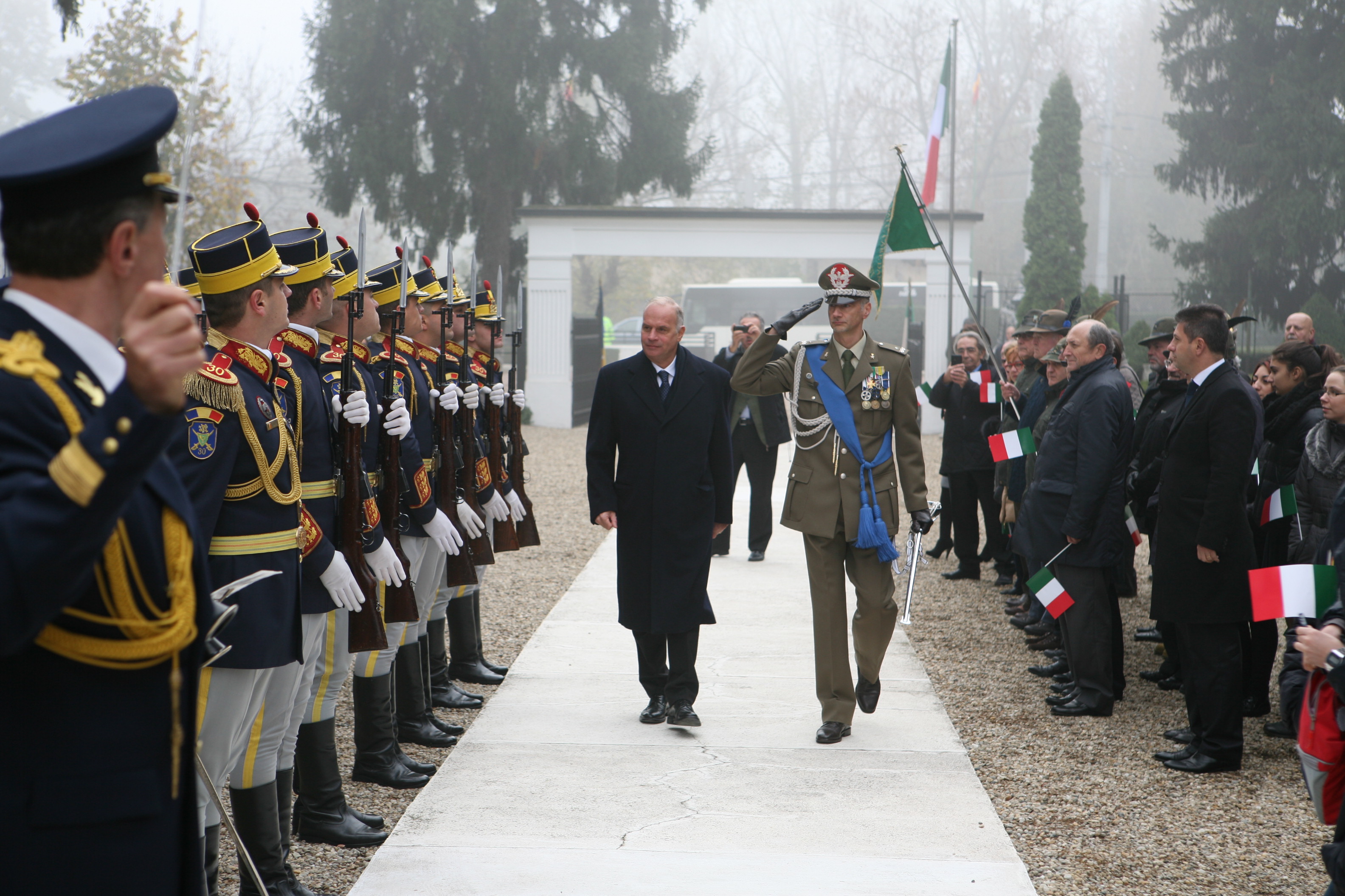 Ziua Forțelor Armate Italiene - Ceremonia militară de depuneri de coroane şi jerbe de flori 