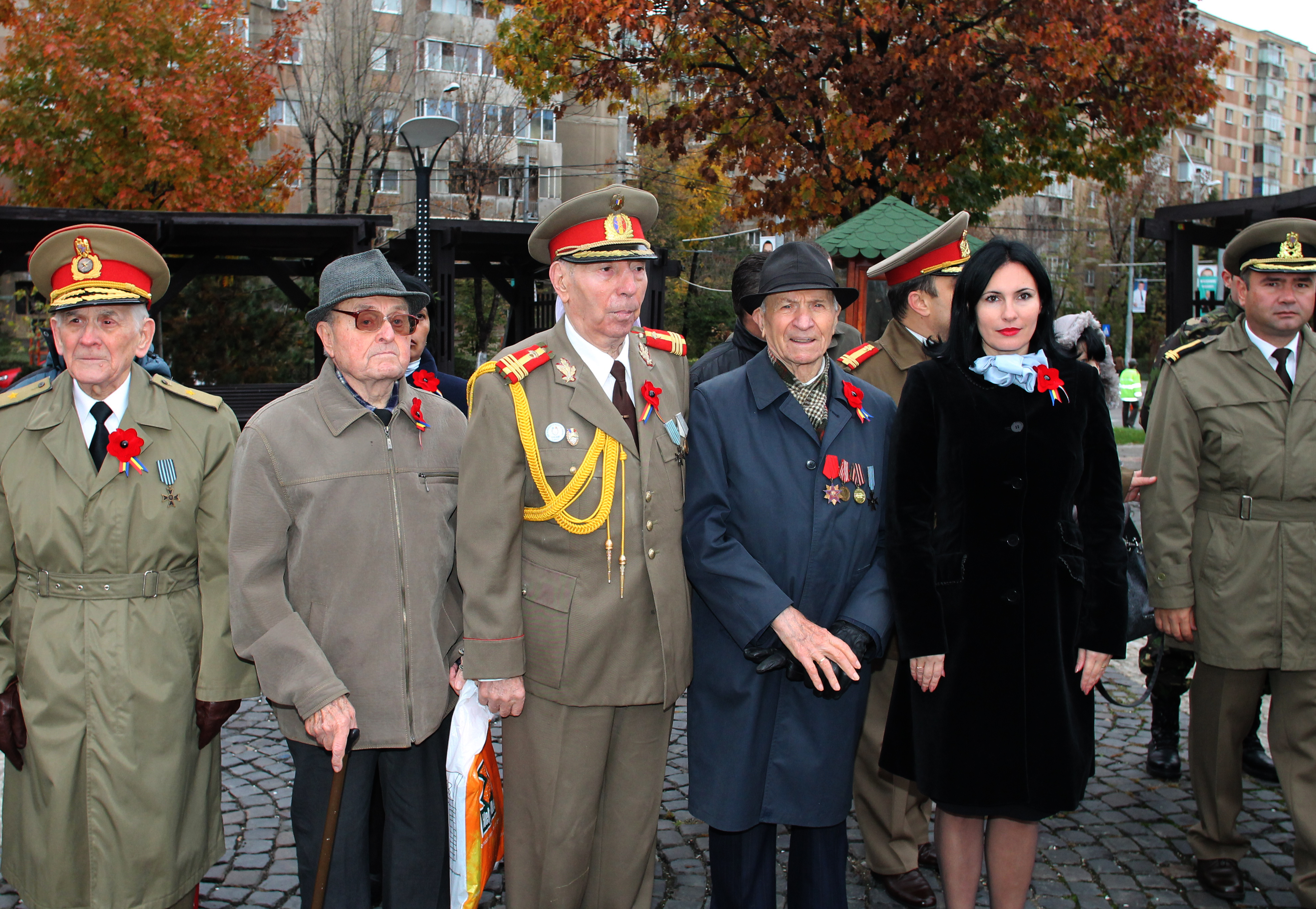 Ceremonia militară şi religioasă de depuneri de coroane de la Monumentul Eroilor căzuți în teatrele de operații şi pe teritoriul României