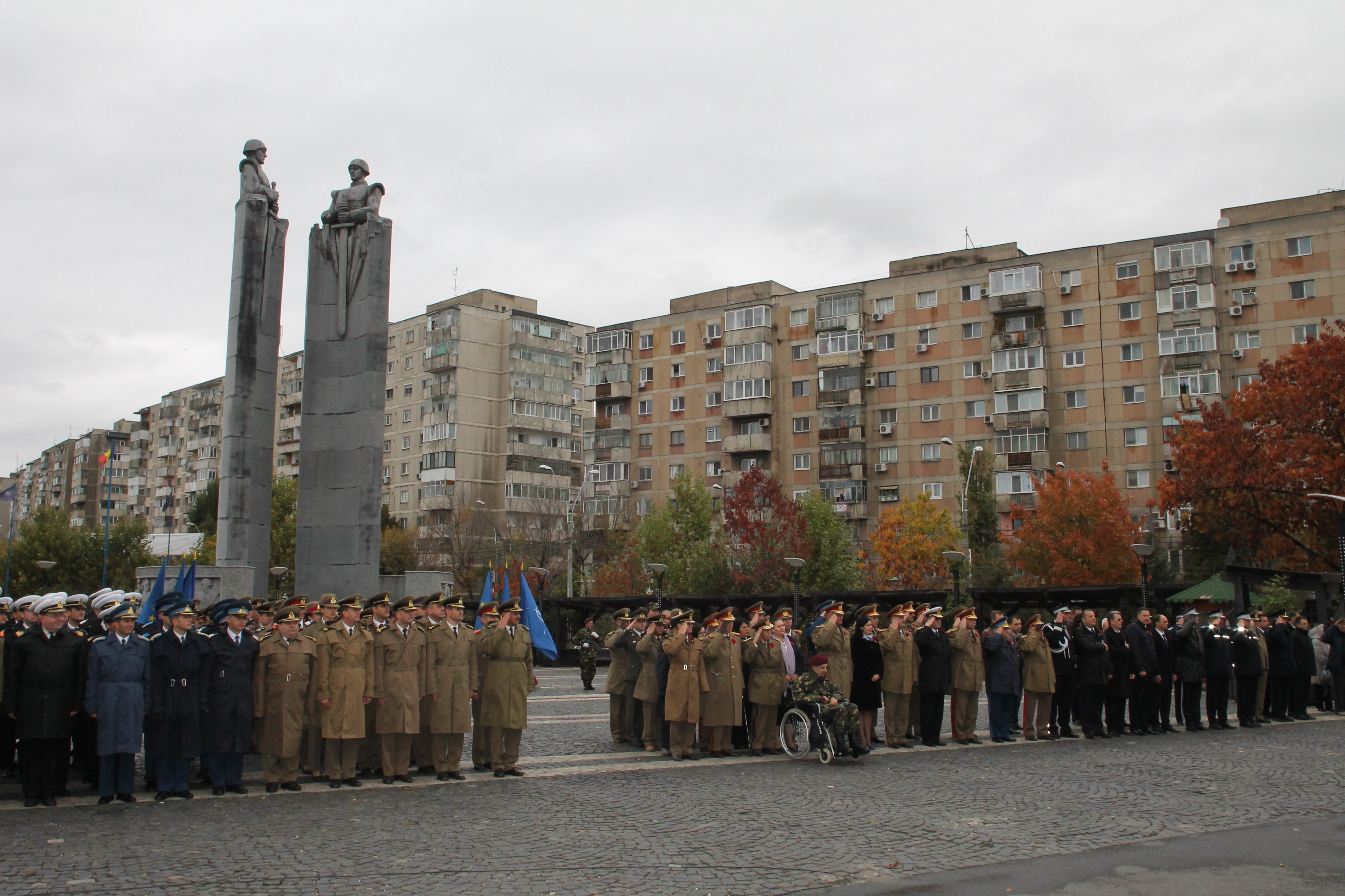 Ceremonia militară şi religioasă de depuneri de coroane de la Monumentul Eroilor căzuți în teatrele de operații şi pe teritoriul României