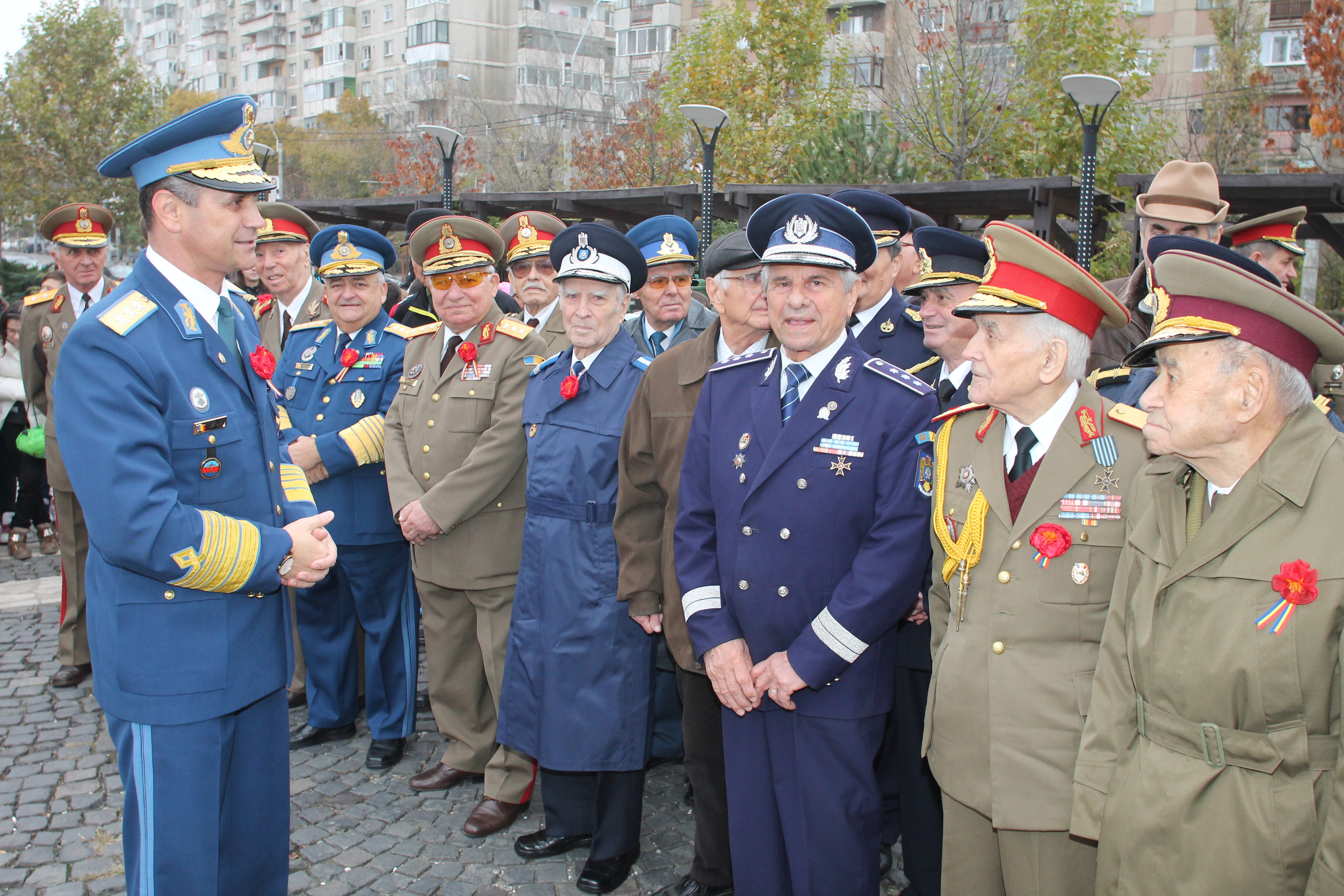 Ceremonia dedicată Zilei Veteranilor la Monumentul eroilor căzuți în teatrele de operații şi pe teritoriul României