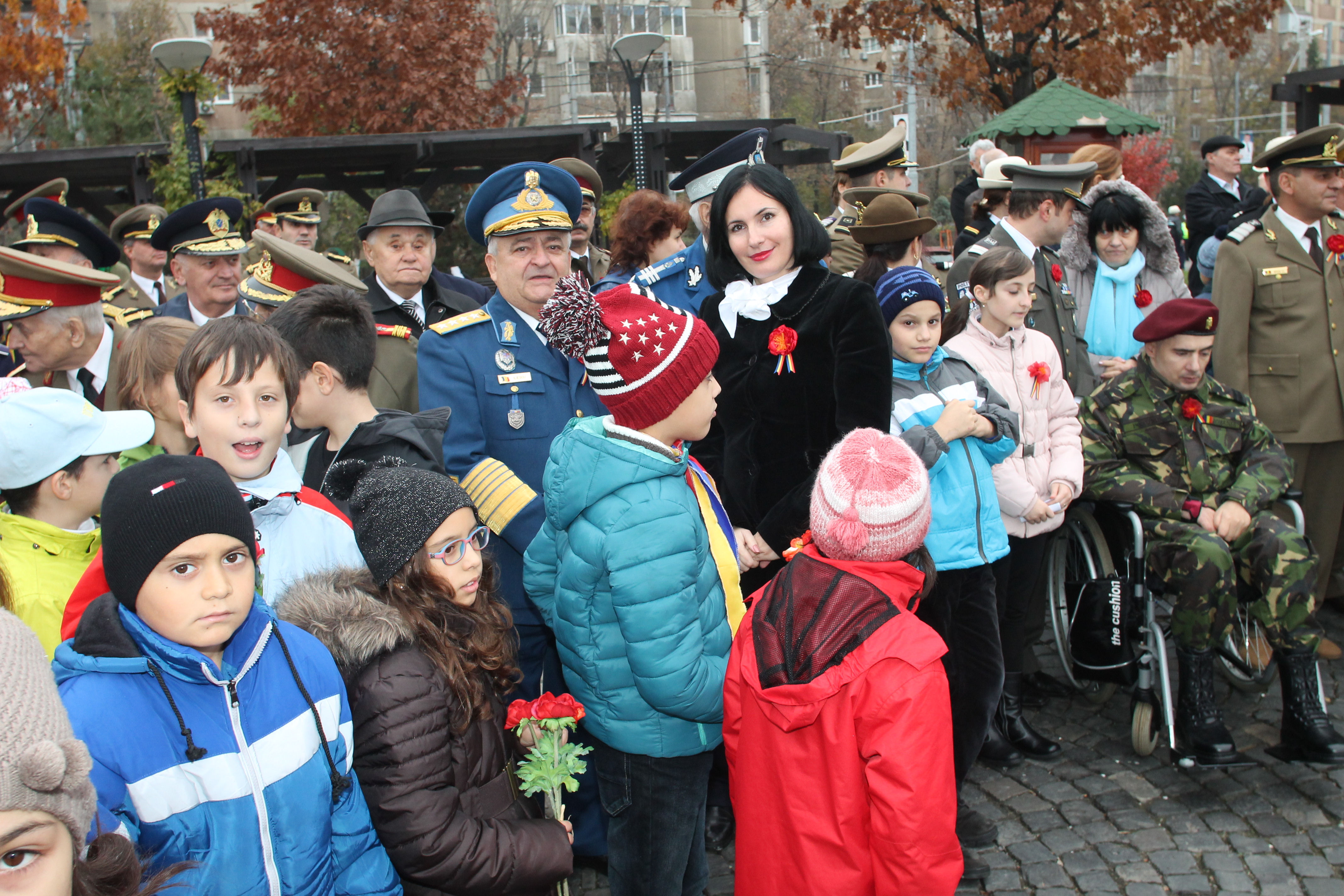 Ceremonia dedicată Zilei Veteranilor la Monumentul eroilor căzuți în teatrele de operații şi pe teritoriul României