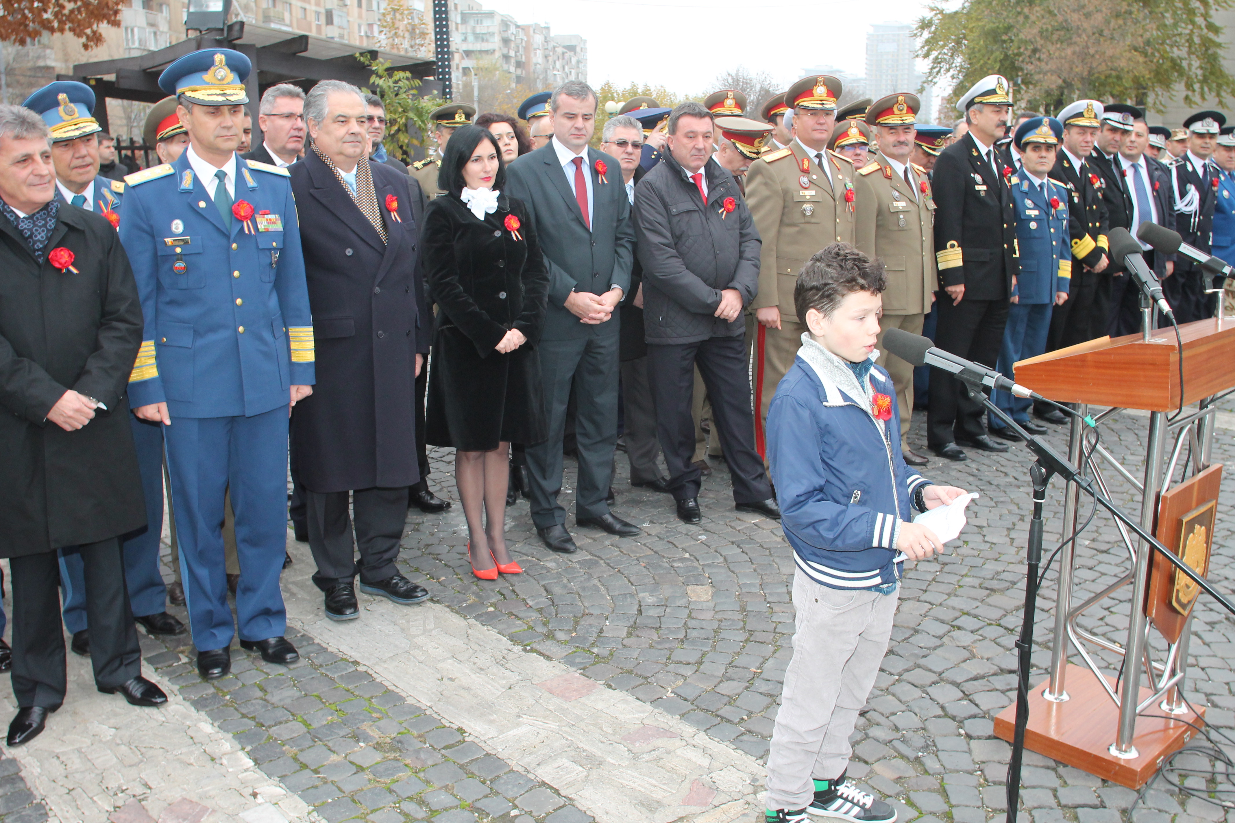 Ceremonia dedicată Zilei Veteranilor la Monumentul eroilor căzuți în teatrele de operații şi pe teritoriul României