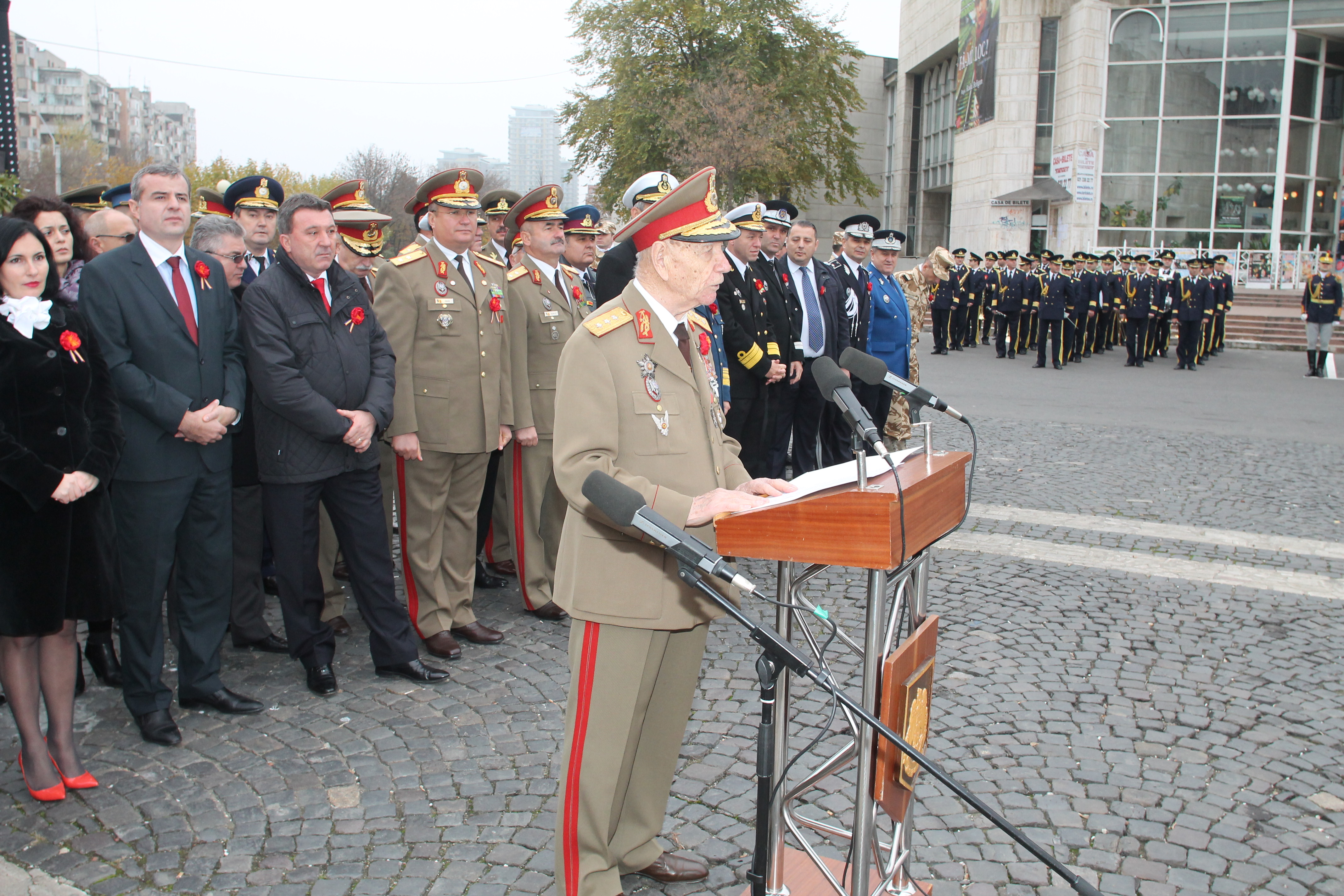 Ceremonia dedicată Zilei Veteranilor la Monumentul eroilor căzuți în teatrele de operații şi pe teritoriul României