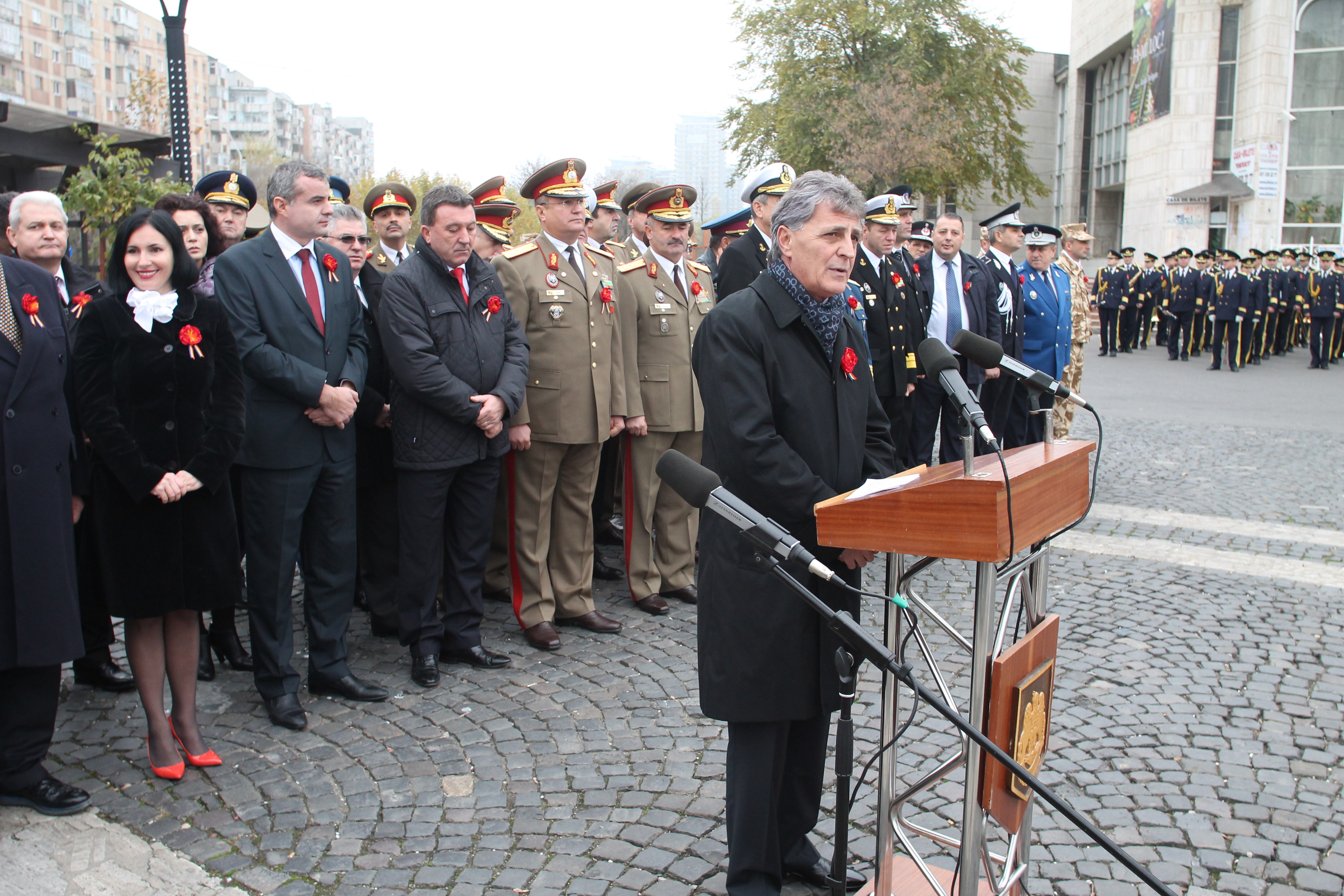 Ceremonia dedicată Zilei Veteranilor la Monumentul eroilor căzuți în teatrele de operații şi pe teritoriul României