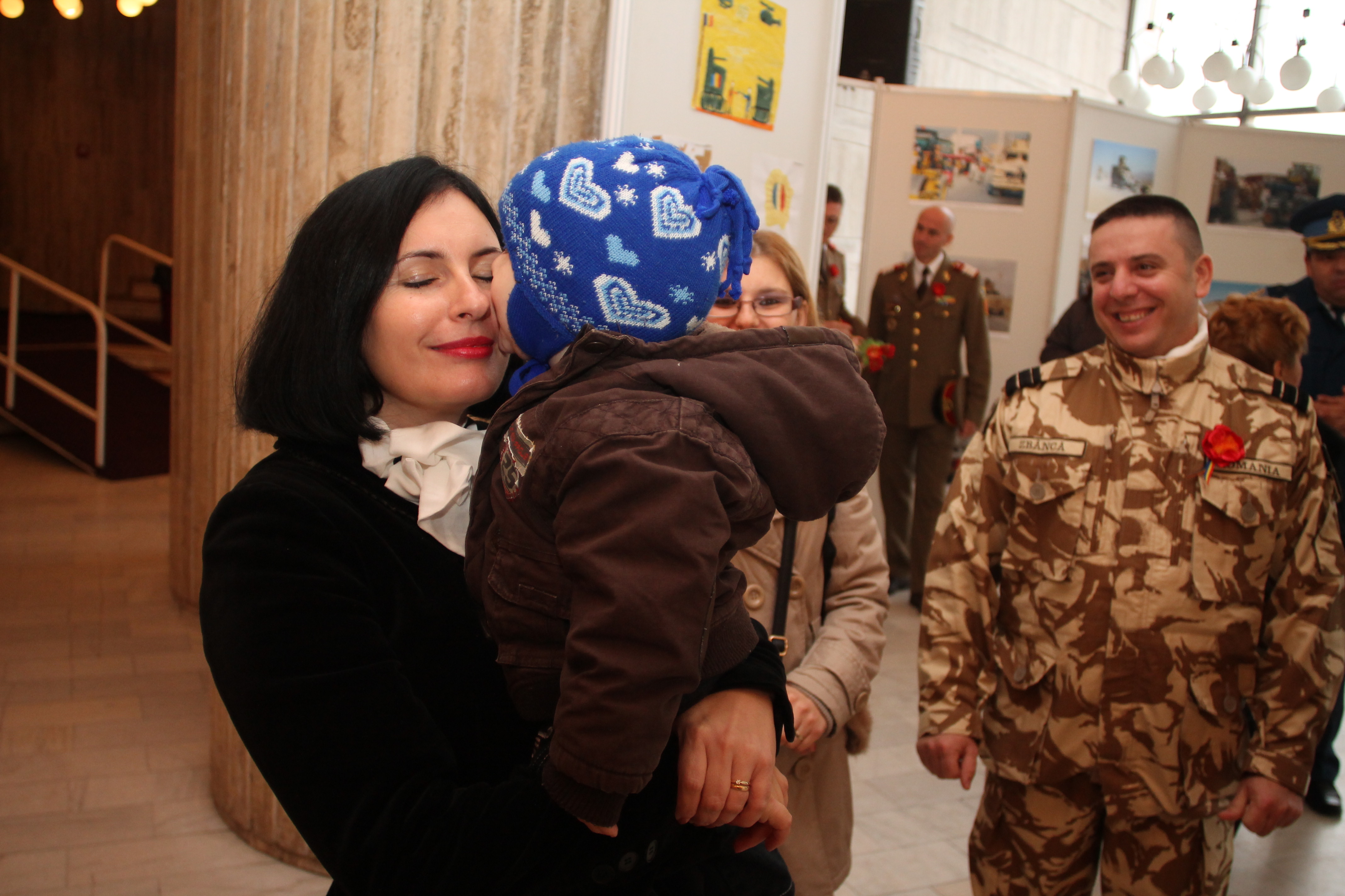 Ceremonia dedicată Zilei Veteranilor la Monumentul eroilor căzuți în teatrele de operații şi pe teritoriul României