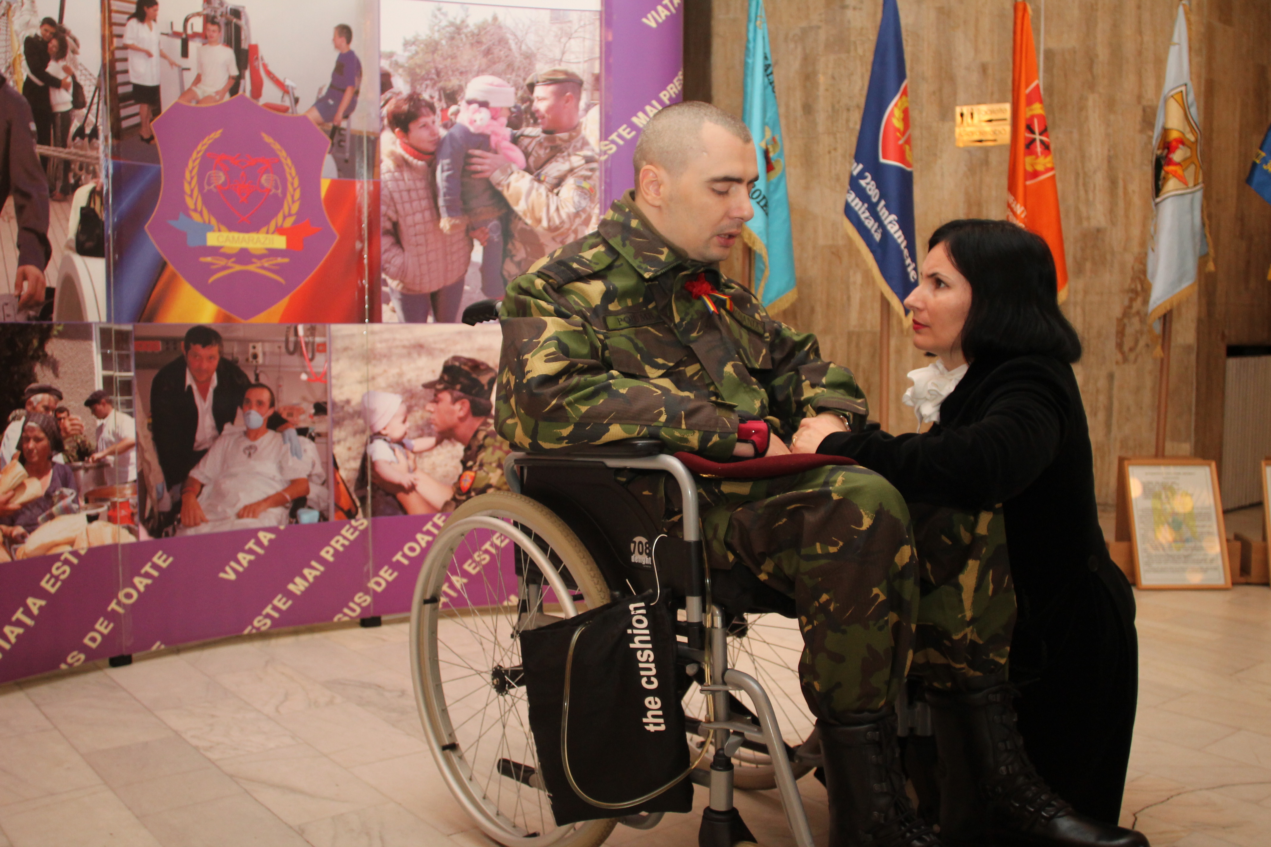 Ceremonia dedicată Zilei Veteranilor la Monumentul eroilor căzuți în teatrele de operații şi pe teritoriul României