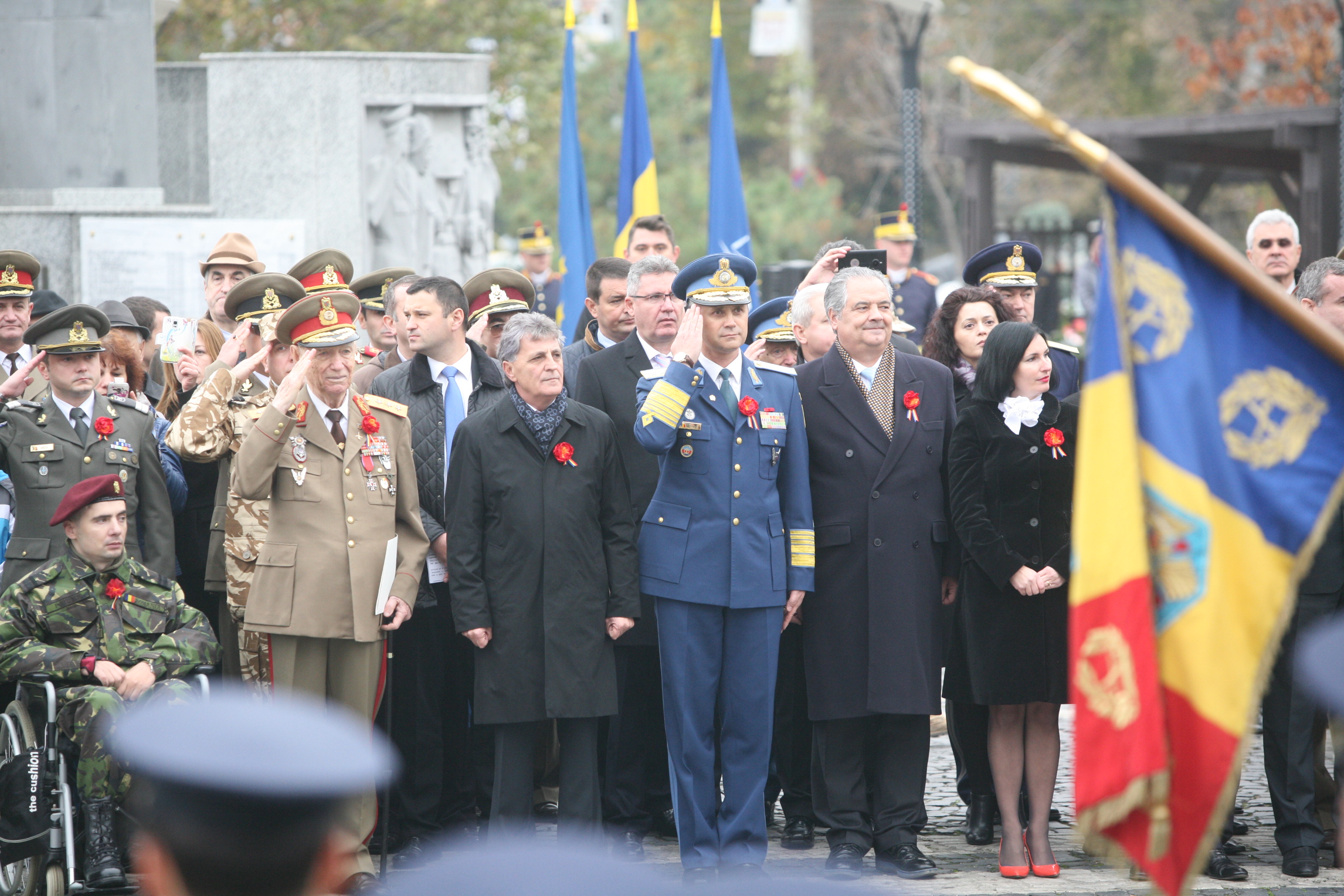 Ceremonia dedicată Zilei Veteranilor la Monumentul eroilor căzuți în teatrele de operații şi pe teritoriul României