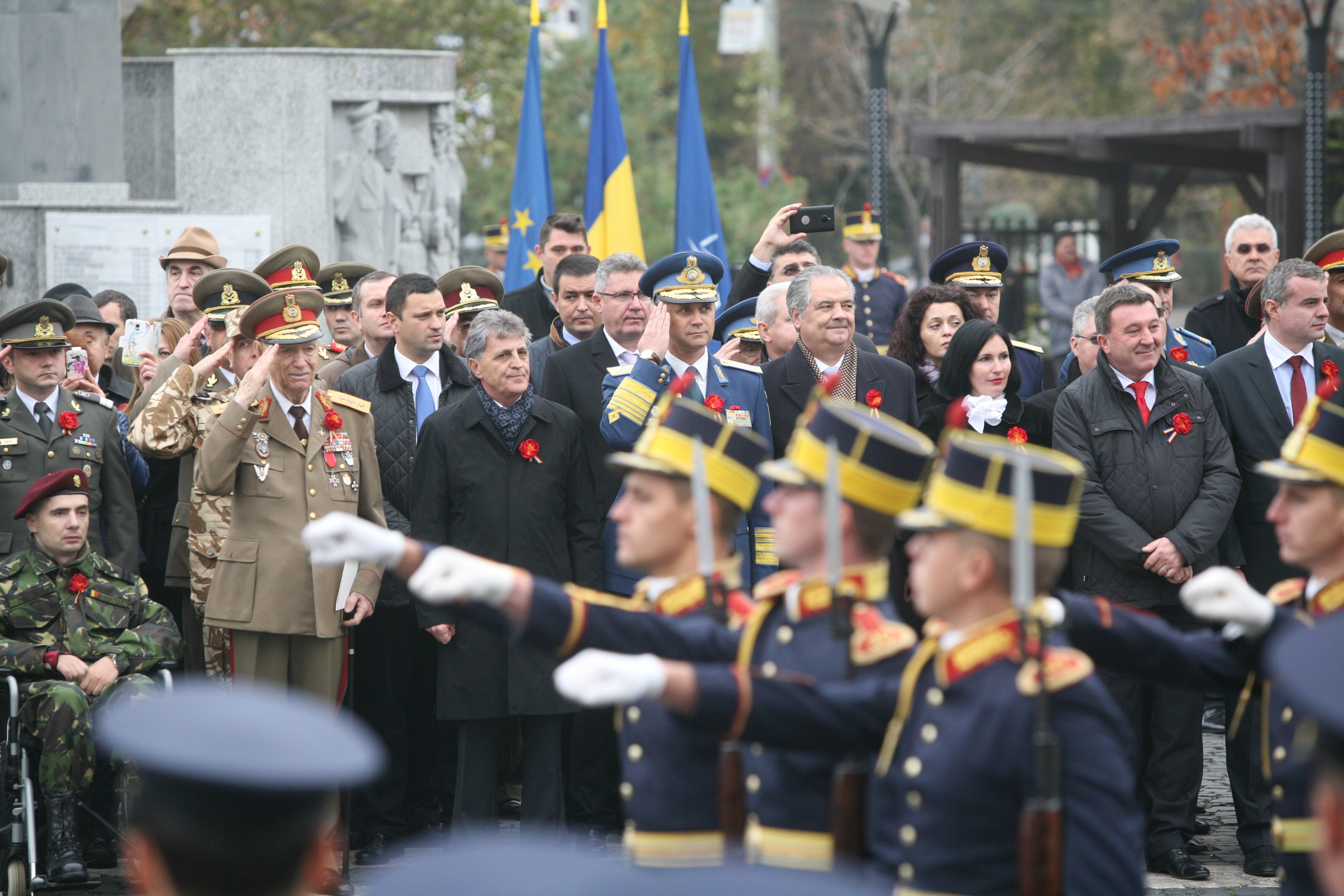 Ceremonia dedicată Zilei Veteranilor la Monumentul eroilor căzuți în teatrele de operații şi pe teritoriul României