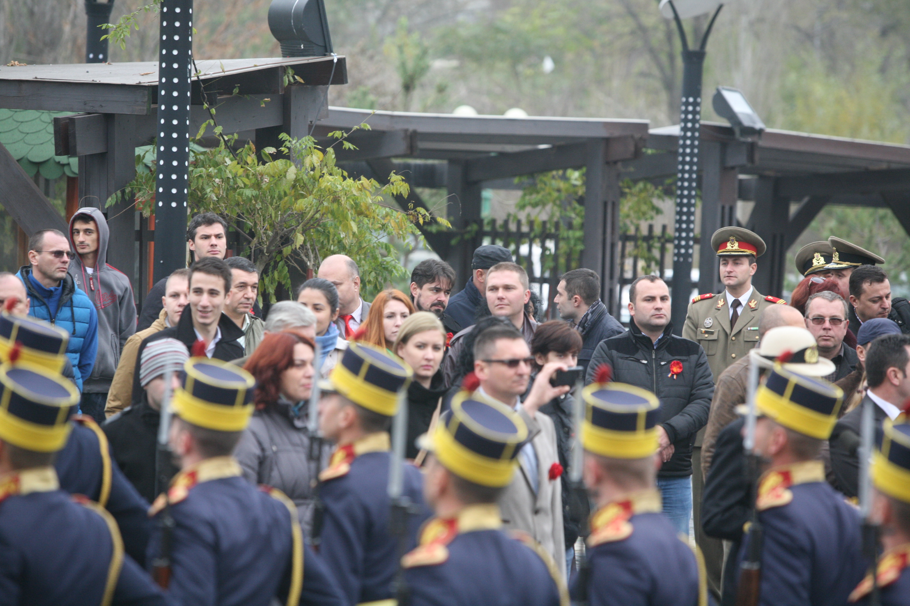 Ceremonia dedicată Zilei Veteranilor la Monumentul eroilor căzuți în teatrele de operații şi pe teritoriul României