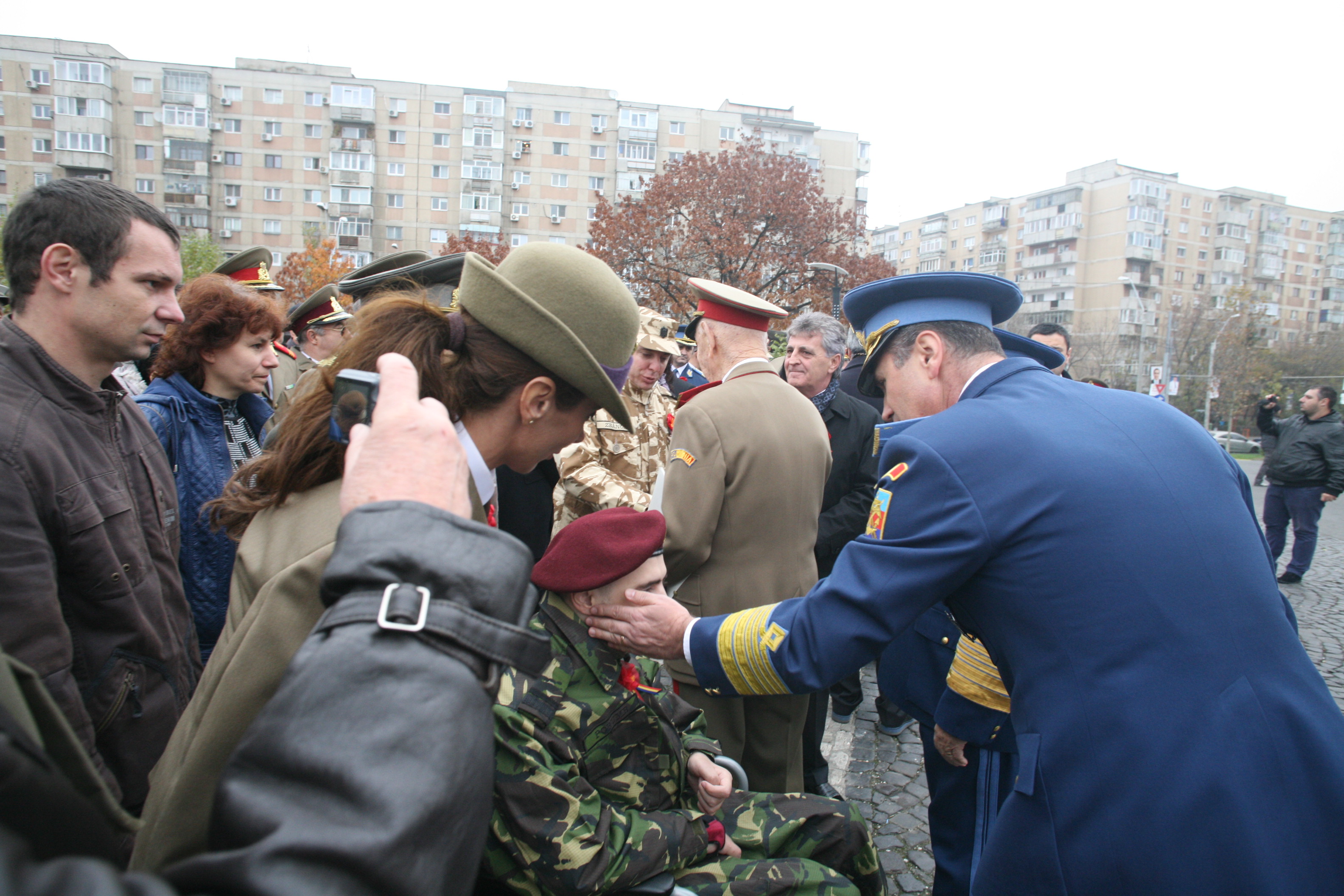 Ceremonia dedicată Zilei Veteranilor la Monumentul eroilor căzuți în teatrele de operații şi pe teritoriul României