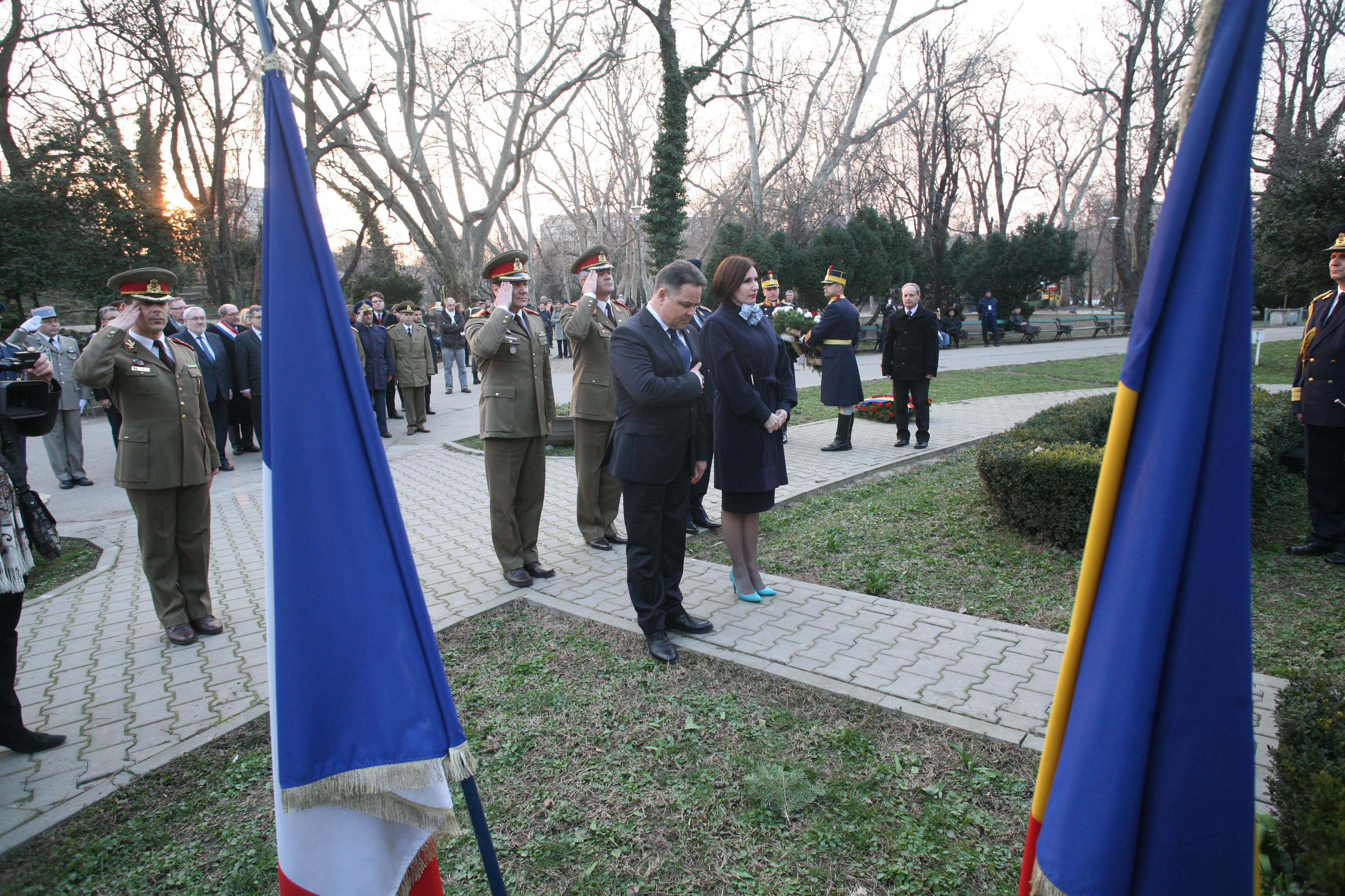 Ceremonia de depunere de coroane de flori de la Monumentul militar francez din parcul Cişmigiu - 12 martie 2015 