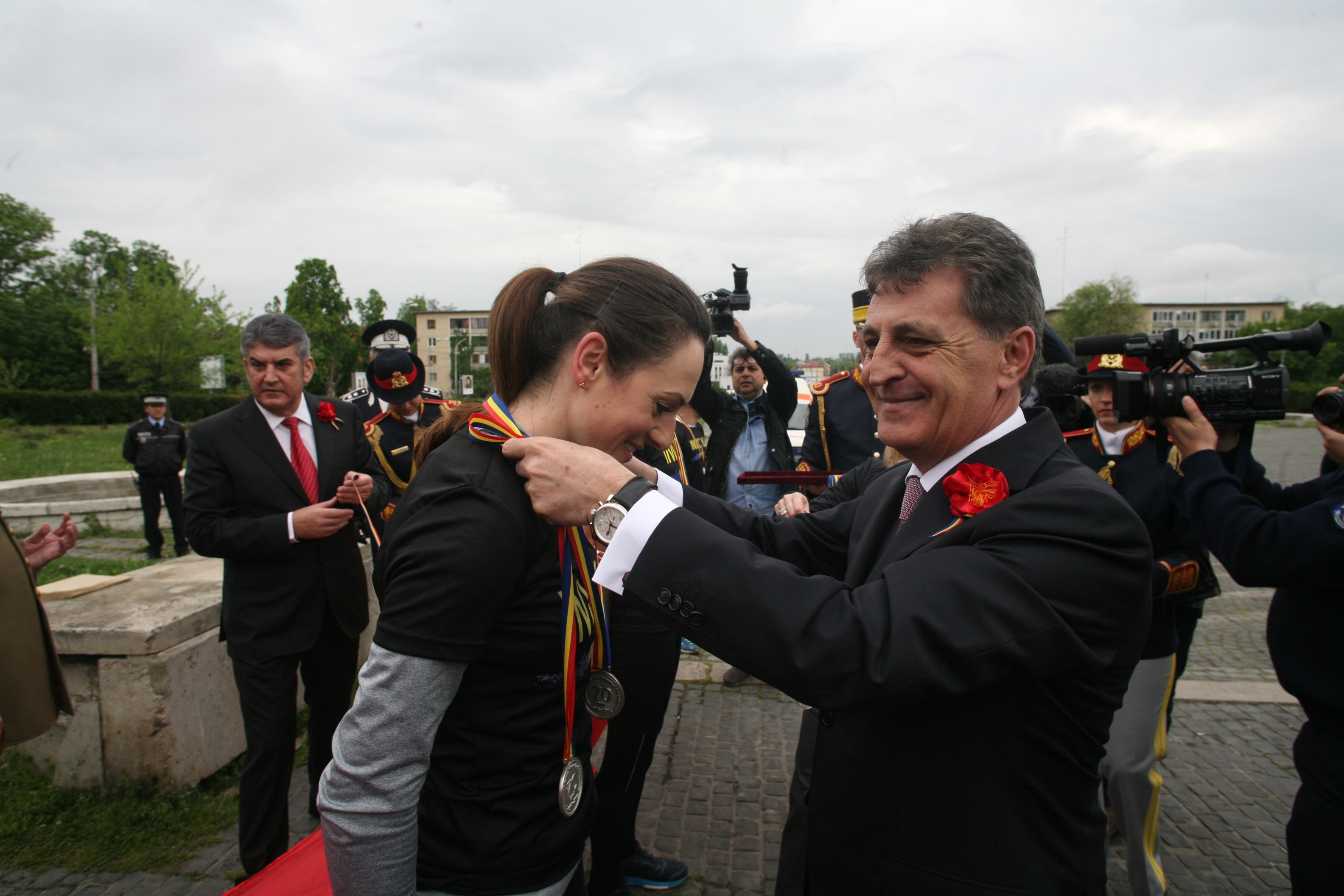 Ceremonia militară de depuneri de coroane şi jerbe de flori de la Monumentul Eroilor Neamului din cel de al II-lea Război Mondial - Universitatea Națională de Apărare 'Carol I' - 29 aprilie 2015 '