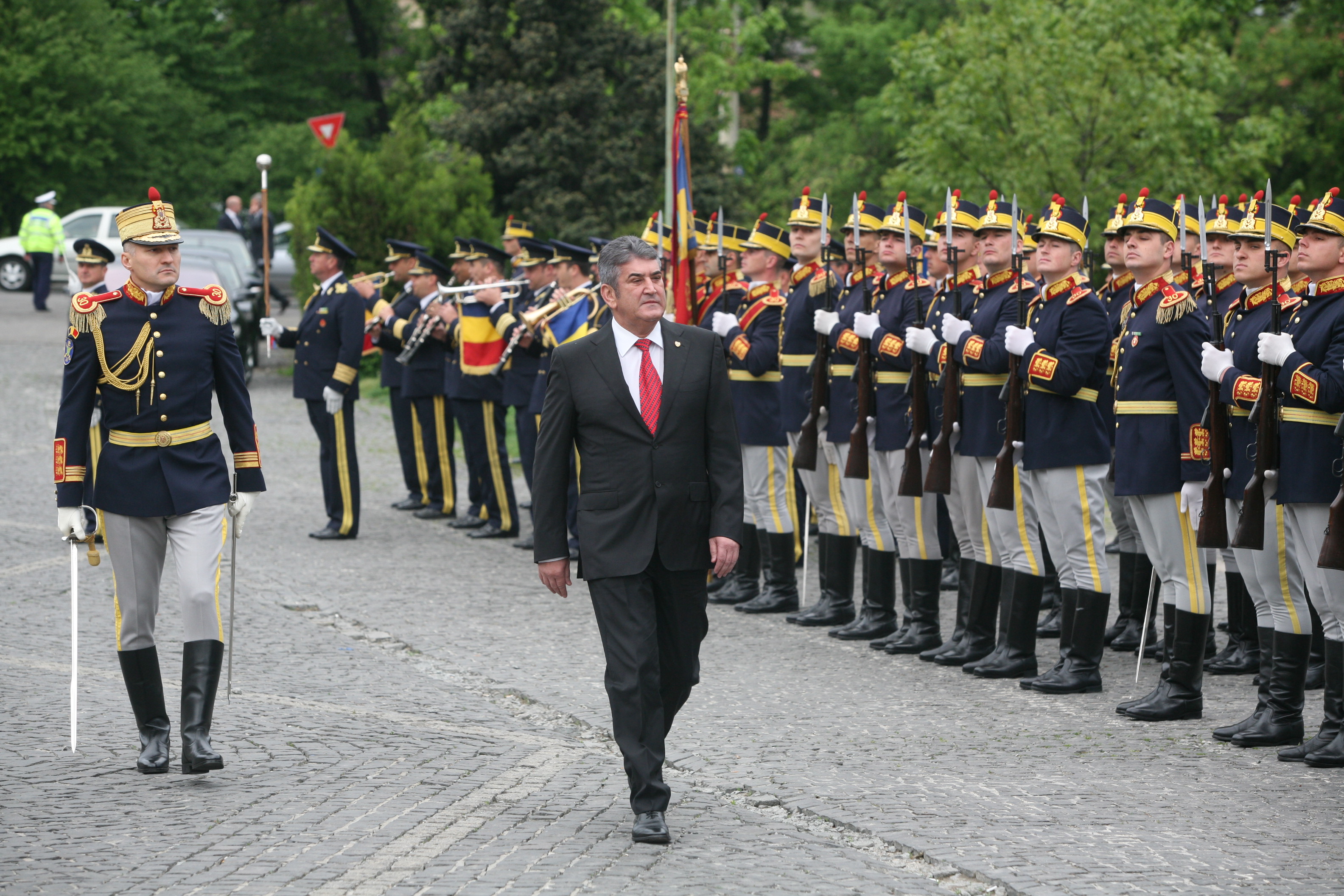 Ceremonia militară de depuneri de coroane şi jerbe de flori de la Monumentul Eroilor Neamului din cel de al II-lea Război Mondial - Universitatea Națională de Apărare 'Carol I' - 29 aprilie 2015 '