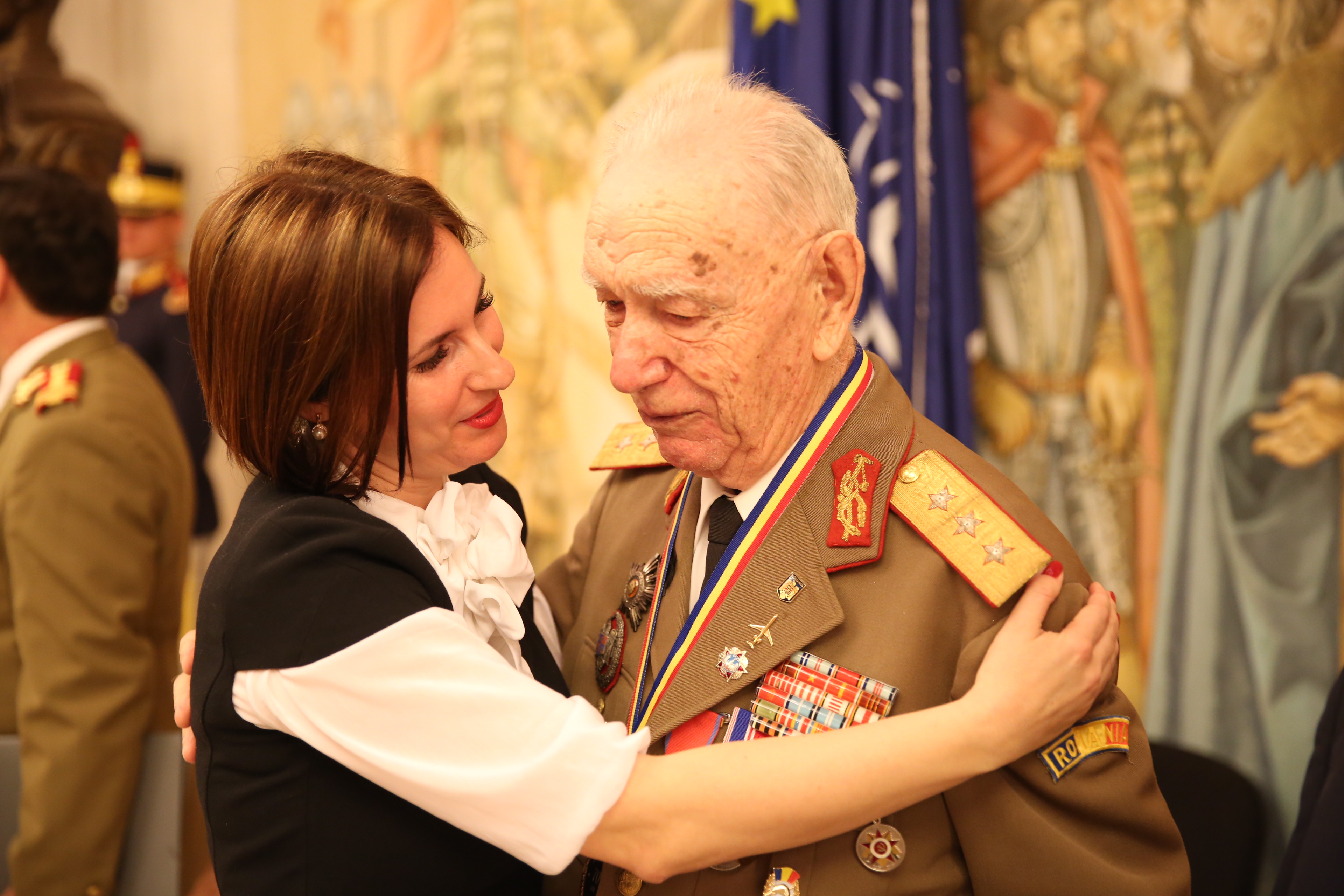 Festivitatea de avansare la gradul de general pentru un număr de şapte veterani de război şi decorarea Gl.lt.'r' Didulescu Constantin cu Ordinul Virtutea Militară în grad de Cavaler, cu însemne pentru militari - 07 mai 2015