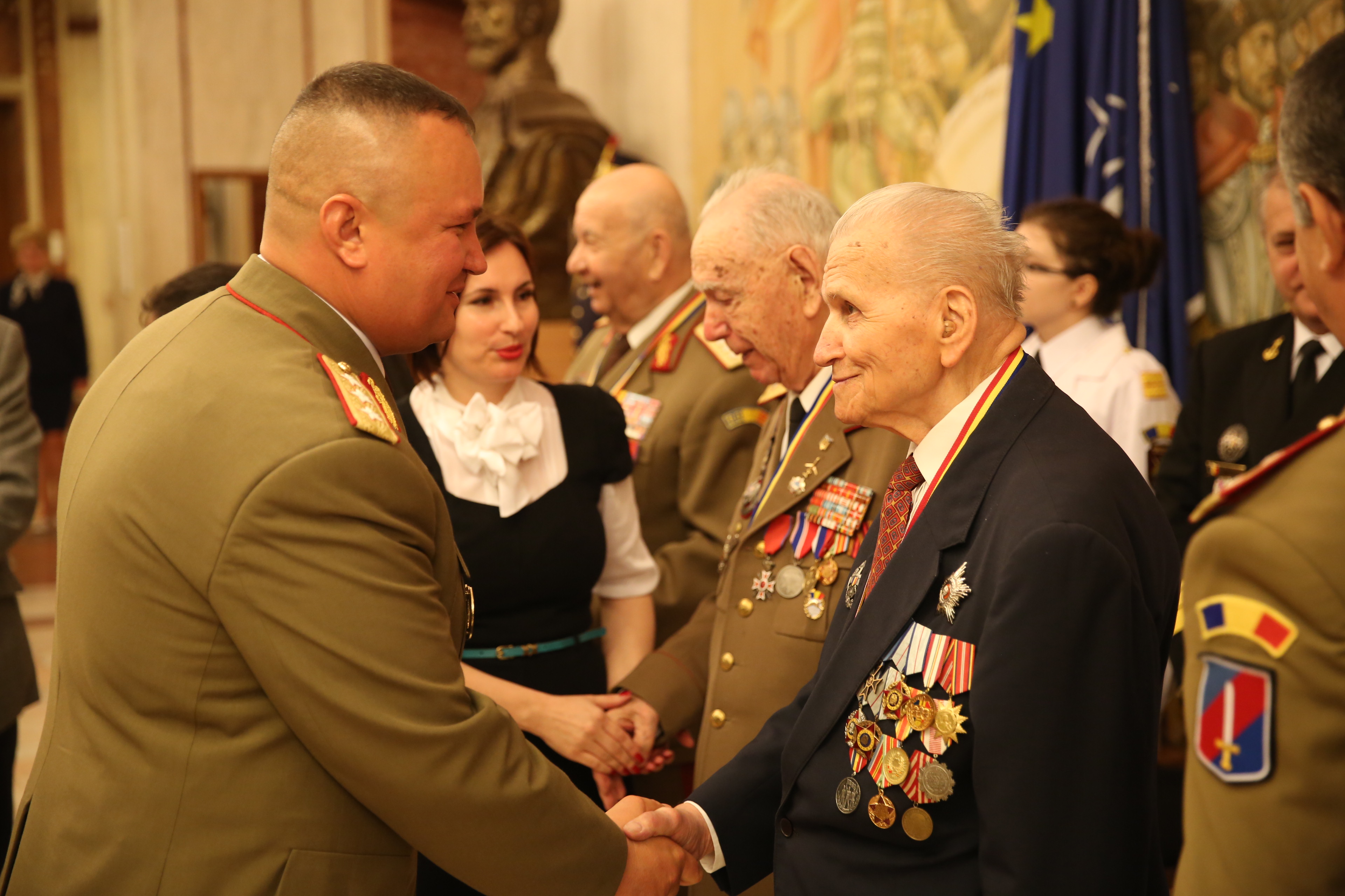 Festivitatea de avansare la gradul de general pentru un număr de şapte veterani de război şi decorarea Gl.lt.'r' Didulescu Constantin cu Ordinul Virtutea Militară în grad de Cavaler, cu însemne pentru militari - 07 mai 2015